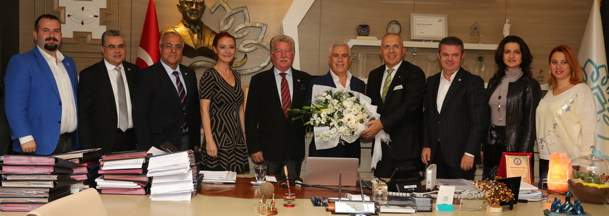 Bursa Nilüfer Belediye Başkanı Mustafa Bozbey'i Makamında Ziyaret Ederek, 29 Ekim' de Gerçekleşecek Açılış için Davetiyemizi Takdim Ettik