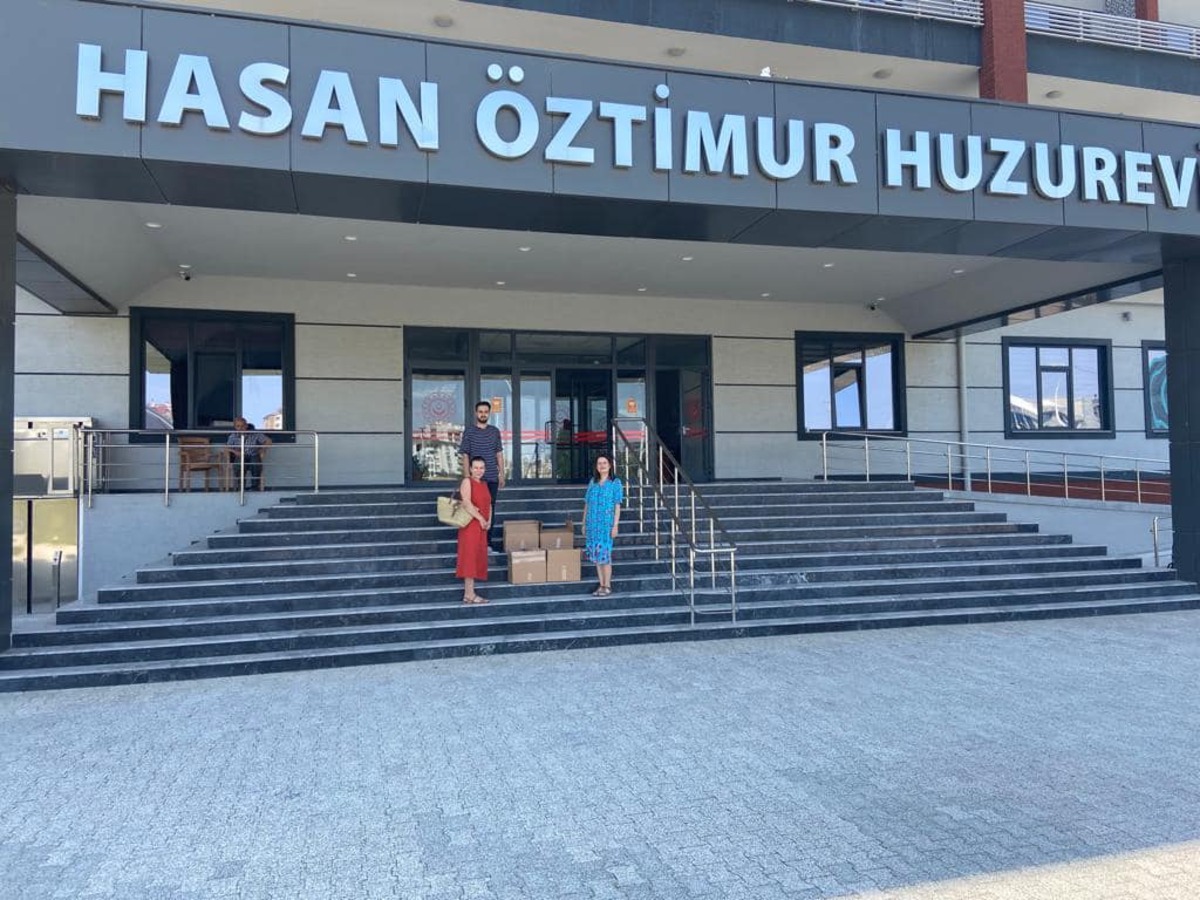 RUMELİSİAD Kadın Komitesi Üyelerimizin katkıları ile Hasan Öztimur Huzurevi'ni ve Sırameşeler Sevgi Evi'ni ziyaret ederek kıymetli büyüklerimize ve değerli çocuklarımıza mutluluk götürdük.