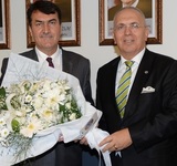 Bursa Osmangazi Belediye Başkanı Mustafa Dündar'ı Soğanlı Kültür Merkezi'nde Ziyaret Ederek, 29 Ekim' de Gerçekleşecek Açılış için Davetiyemizi Takdim Ettik