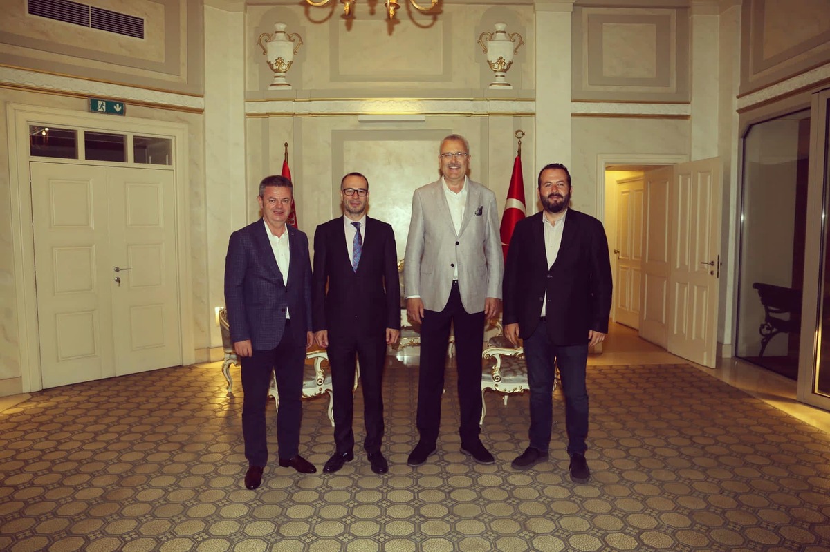 UMELİSİAD Yönetim Kurulu Başkanımız Zarif Alp ve Genel Sekreterimiz Ferdi Yılmaz Sırbistan'da Karacabey Belediyesi ve Prijepolje Belediyesi Kardeş Belediye Protokolü ziyaretlerine eşlik ediyorlar.